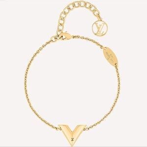 Louis Vuitton Essential V Bracelet Gold